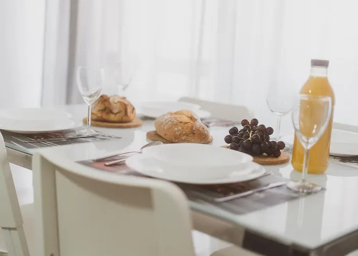 Apartment 20 - Lovely - *